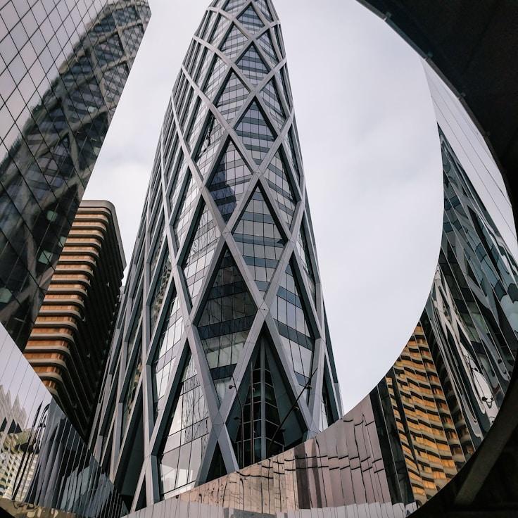 Parents evaluating schools in Italy